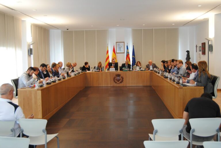 Vila-real aprova pagar als proveïdors en el que queda d'any en un ple no exempt de discussions sobre gestió econòmica