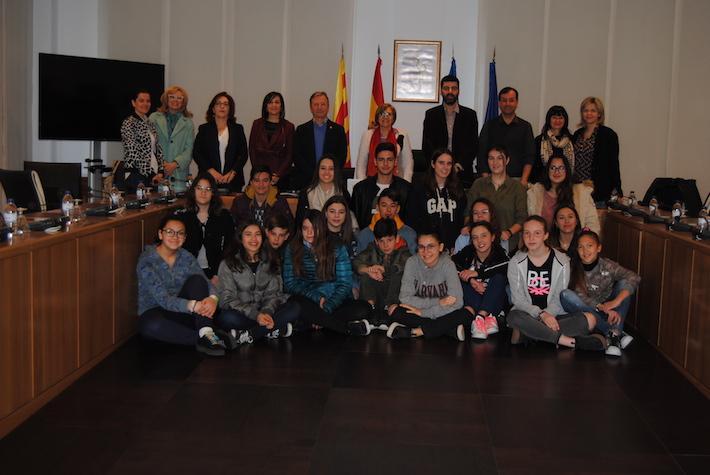 Deu alumnes i cinc professors d'intercanvi del projecte Erasmus plus - Medes visiten l’Ajuntament