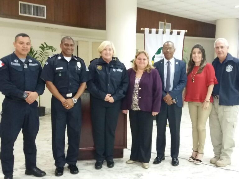 La Policia Local exporta el model mediació de Vila-real a Panamà i Colòmbia amb conferències i cursos