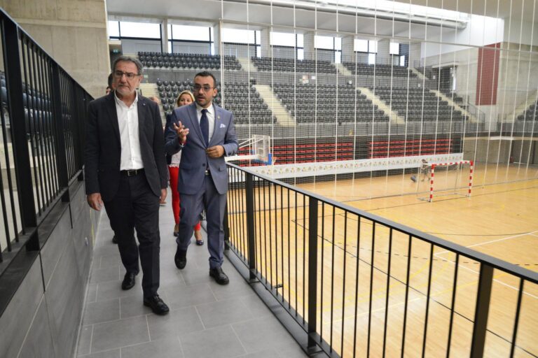 Vila-real i l'UJI treballaran "de la mà" per apropar titulacions universitàries al Centre de Tecnificació Esportiva