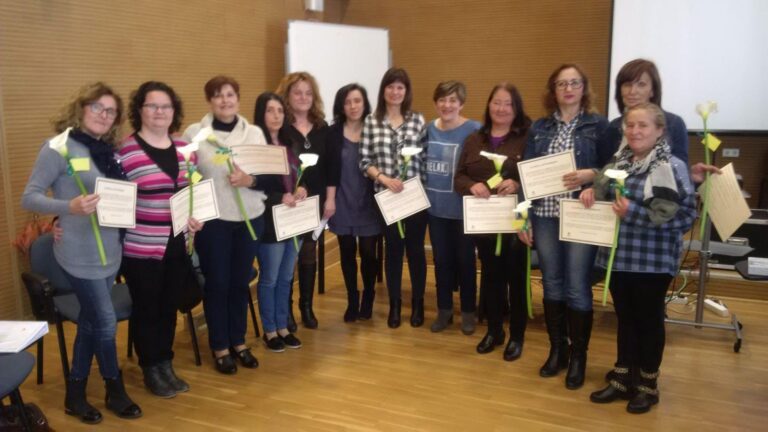 Vila-real premia les alumnes del curs de cuidadors de persones dependents