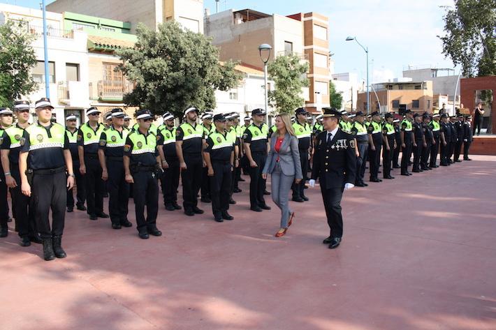 La Policia Local celebra el seu dia gran i és reconeguda per garantir "la seguretat, la convivència i la pau”