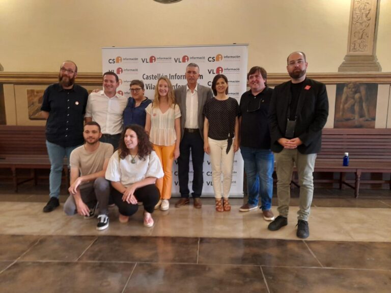 Rafa Climent i Maria Dolores Parra visiten les bodeguetes de mitjans de les festes de Vila-real 