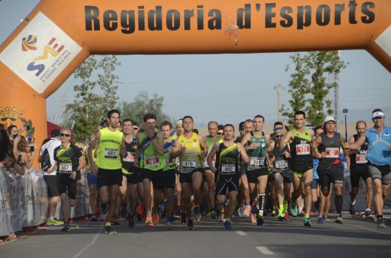 La Mitja Marató de Vila-real assoleix la veterania amb la celebració de la 35a edició i més de 500 participants
