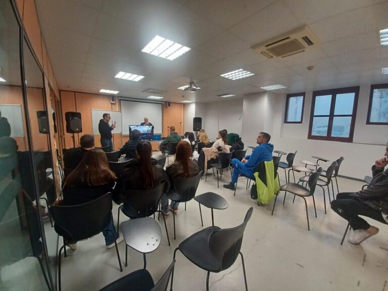 Gran èxit del taller de DJ del dissabte passat