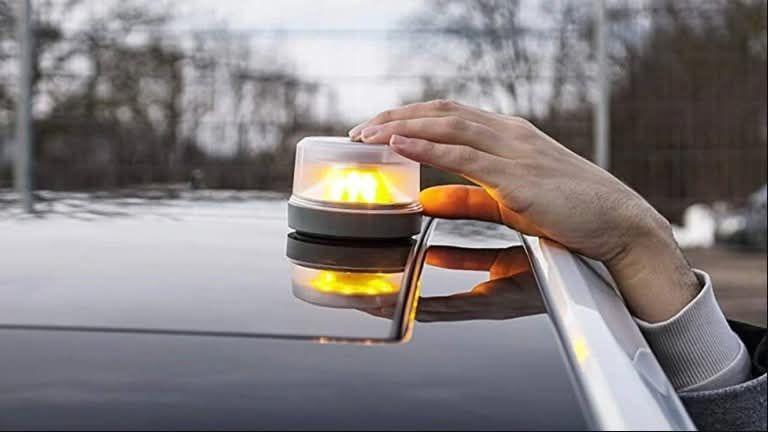 En 2026 serà obligatori portar el dispositiu V16 en el vehicle