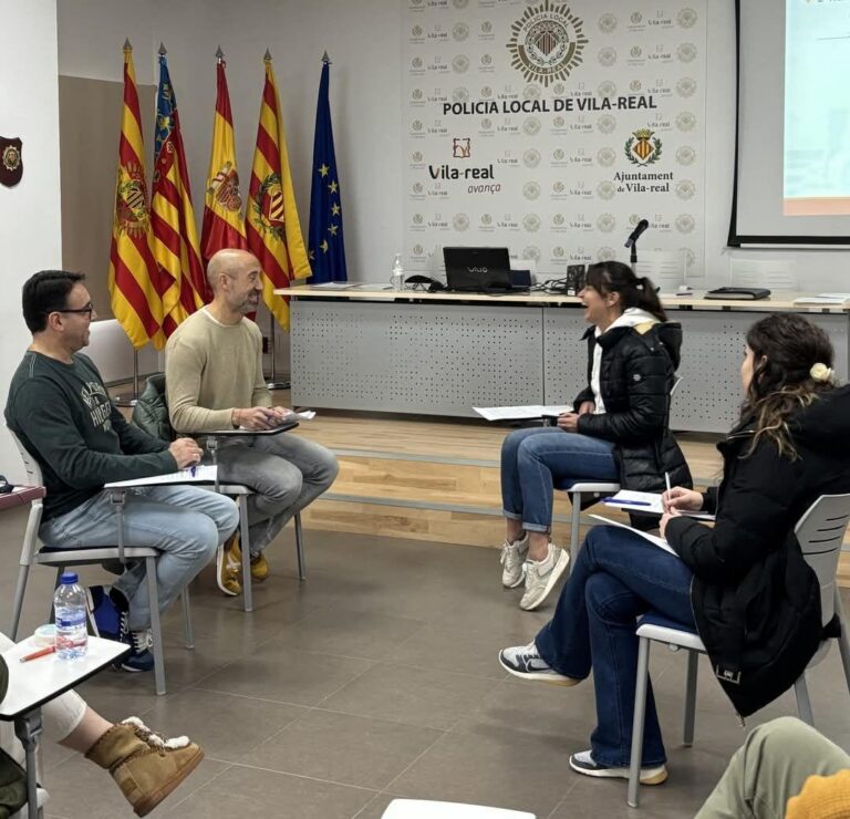La Policia Local de Vila-real i l’UJI impulsen un curs de reciclatge per a mediadors policials