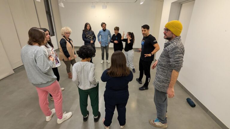 L’Ajuntament de Vila-real i XiCaEs organitzen un taller de dansa per a xiquets amb necessitats educatives especials