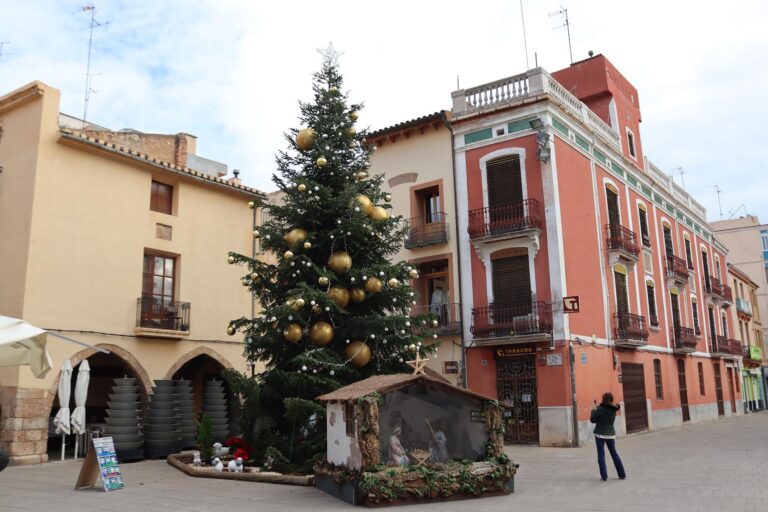 Vila-real estrena decoració nadalenca amb novetats a la Plaça de la Vila i ornaments als barris i parcs de la ciutat