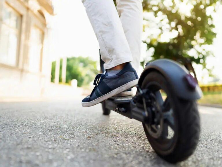 La Policia Local intensifica el control sobre els patinets elèctrics amb un Pla Especial