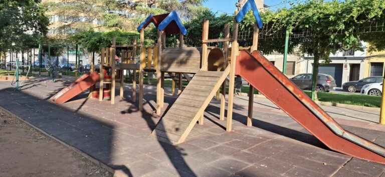 La Policia Local recorda que els jocs infantils són només per a xiquets i xiquetes