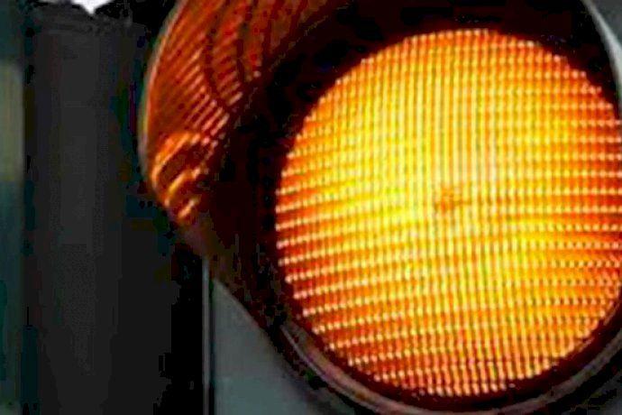 La Policia Local recorda que el semàfor groc fix obliga a detindre’s