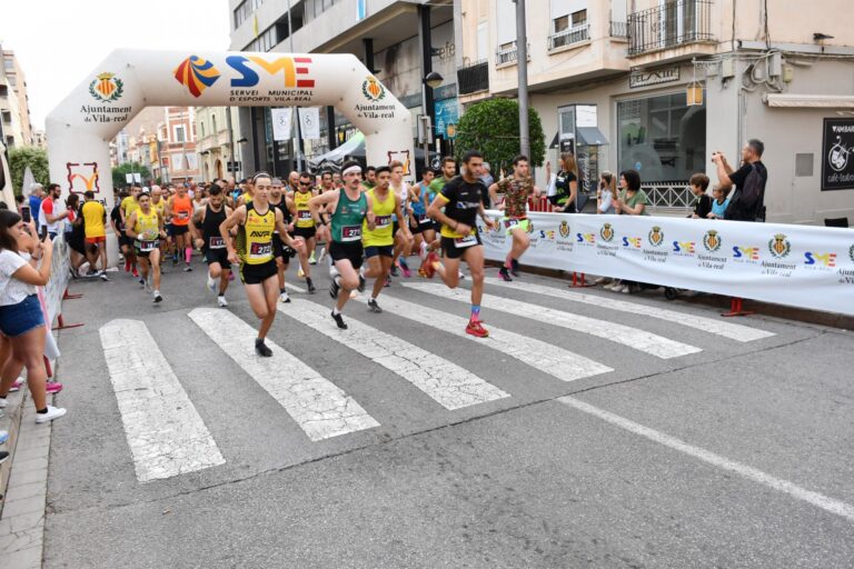 La «Cursa de les penyes» reuneix a més de 300 participants