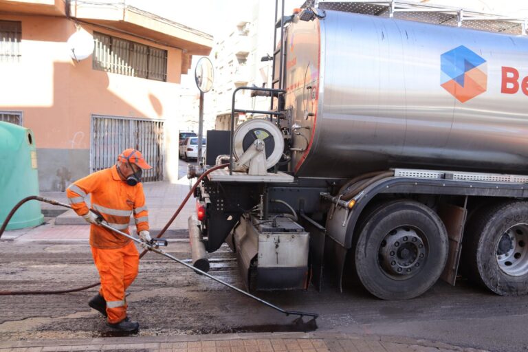 L’Ajuntament de Vila-real inicia una campanya d’adequació i asfaltatge de carrers i camins rurals