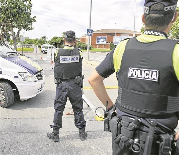 527 vehicles controlats i 26 denúncies en la campanya de la Policia Local de prevenció de distraccions al volant