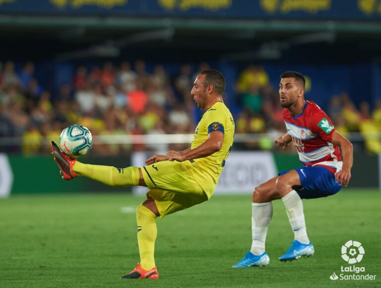 Un Villarreal vulnerable en defensa no passe de l'empa davant el Granada (4-4)