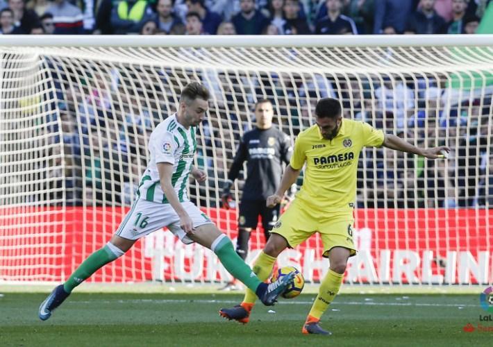 El Villarreal posa fi a la seua gran ratxa en el camp del Betis on ha jugat una hora amb un futbolista menys (2-1)