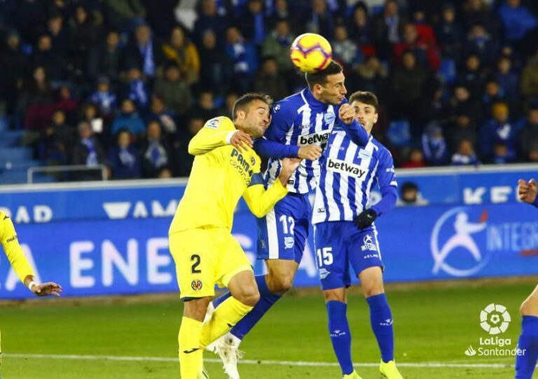 El Villarreal ix derrotat de Mendizorroza davant l'Alabès després d'encaixar un gol de Borja en el minut 94 (2-1)