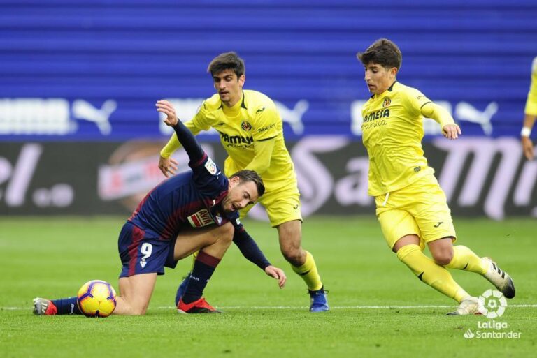 El Villarreal suma un empat davant l'Eibar en un partit frenètic en què van brillar els porters (0-0)