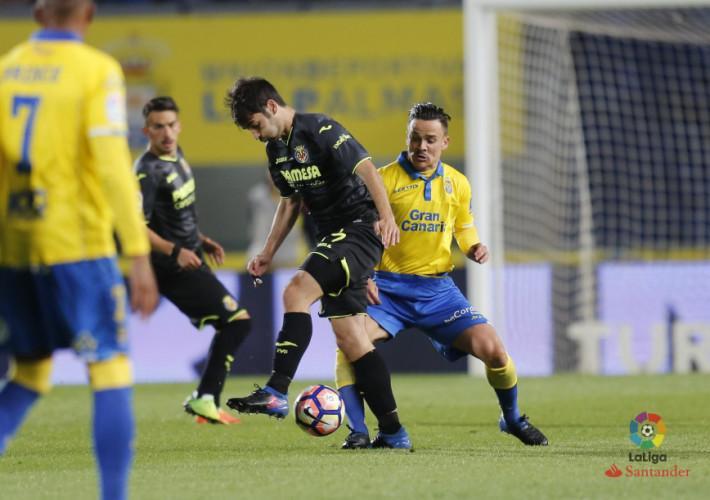 El gol matiner del rival i l'expulsió de Víctor Ruiz condicionen als grocs en l'Insular (1-0)