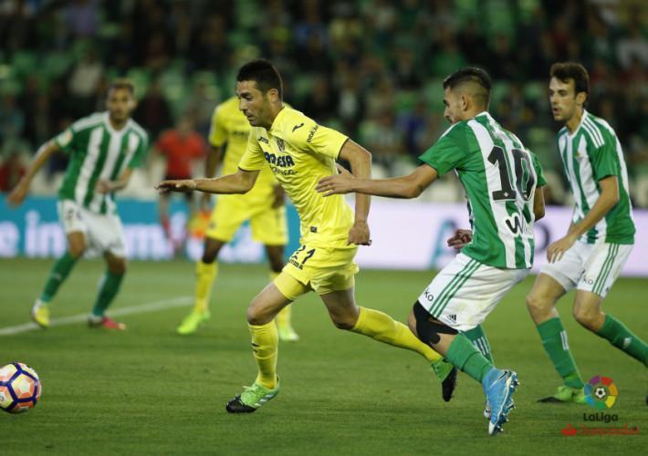 Un gol d'Adrián López serveix perquè el Villarreal trenque la mala ratxa en el camp del Betis (0-1)