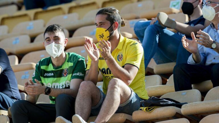 L’Estadi de la Ceràmica torna a acollir a la seua afició catorze mesos després