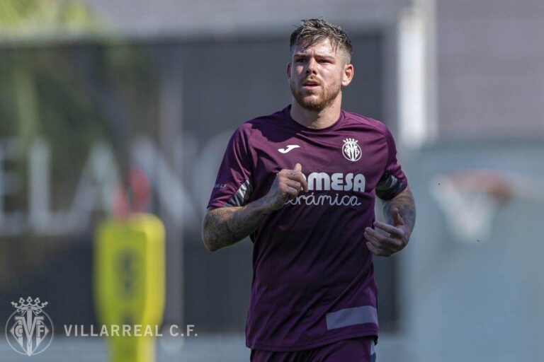 Alberto Moreno es retira de l’entrenament amb molèsties i Bruno ya tocar la pilota