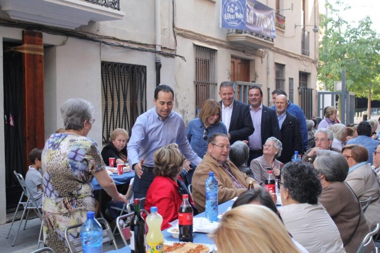 500 simpatitzants del PP es congreguen al ja tradicional esmorzar popular de festes