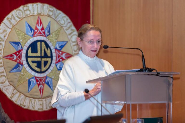 Amelia Valcárcel aborda la civilització feminista en la UNED de Vila-real