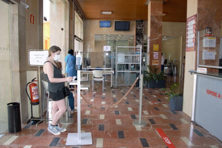 L’Ajuntament desmenteix que una funcionària haja donat positiu per la Covid-19
