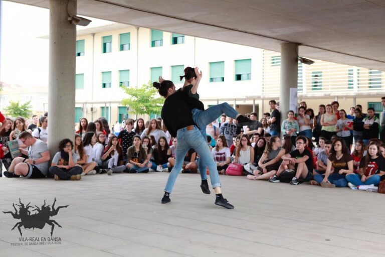 El ball contemporani invadeix nous espais en la VIII 'Vila-real en Dansa'