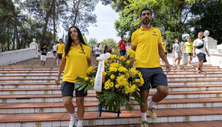 Ofrena del Villarreal CF als patrons de la ciutat de Vila-real