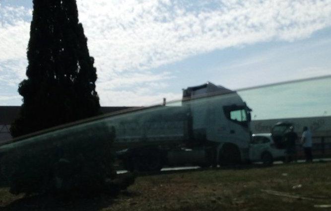 Accident de trànsit en la N-340 a l'altura de la rotonda Vila-real nord, al costat d'Albani