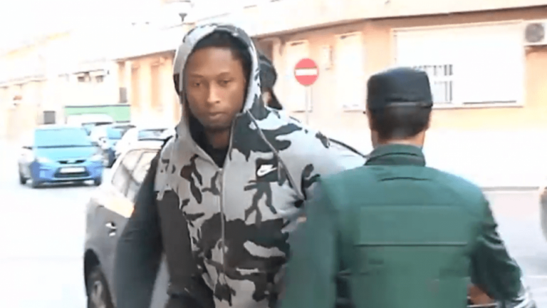 El Villarreal anuncia que suspén de sou i ocupació al jugador Rubén Semedo