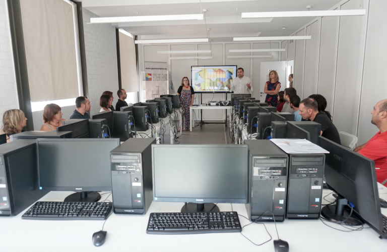 Arranca el curs de Ceràmica Inkjet del Pacte Territorial per l'Ocupació dels Municipis Ceràmics