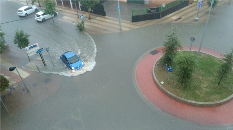 Cs retret que no es done solució a les inundacions de la zona nord i es decore una rotonda en el Cedre