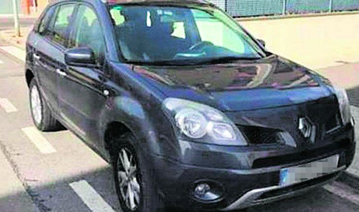 Troba les claus d'un cotxe a Vila-real, el roba, i viatja fins a La Salzadella amb ell per a anar-se'n de festa