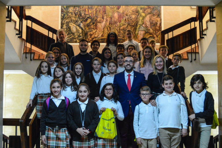 Els escolars del José Soriano guanyadors de la Mostra Internacional de Cinema Educatiu són rebuts per l’alcalde 