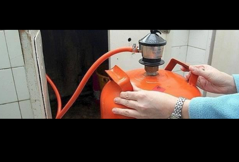 Alerta en Vila-real: Es fan passar per treballadors d’una empresa de gas per a poder enganyar i robar