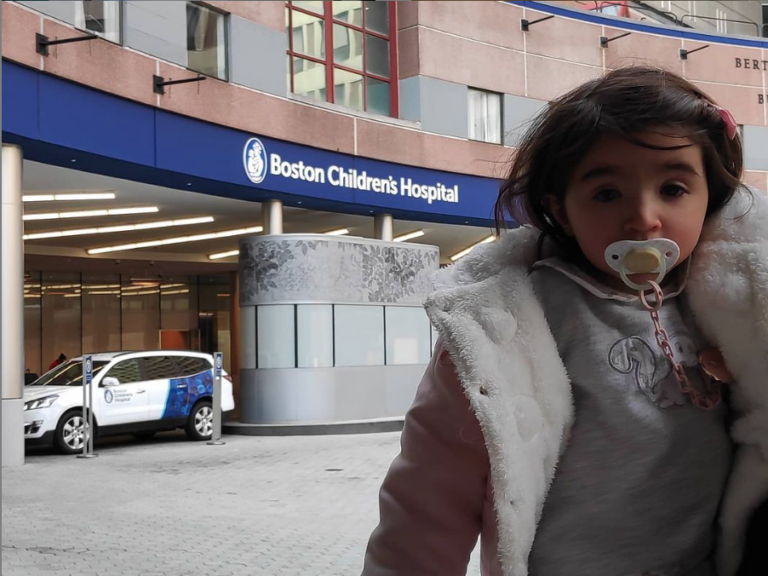 El ple aprovarà demà 30.000 euros per a despeses de l’operació de la xiqueta Zoe, afectada per una cardiopatia greu