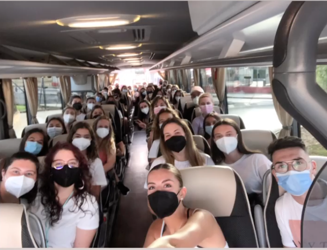 Les Rosarieres organitzen una divertida i refrescant excursió a Port Aventura