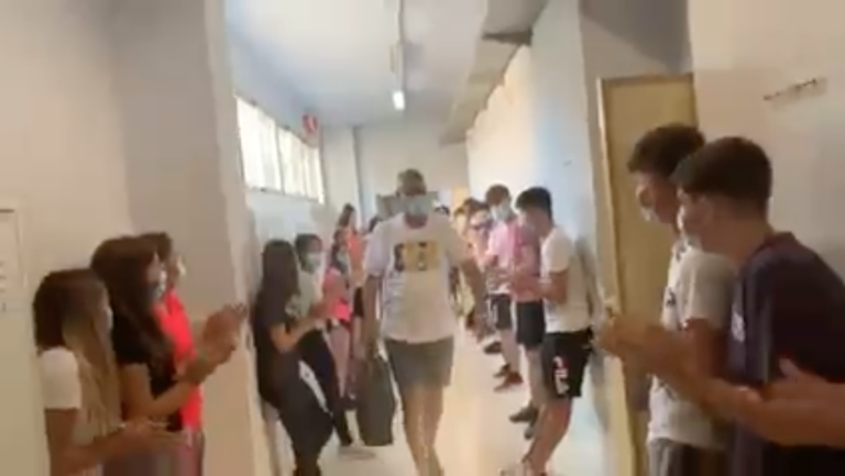 Ovació al Francesc Tàrrega a Eduard Copoví, professor de matemàtiques de diverses generacions de vila-realencs