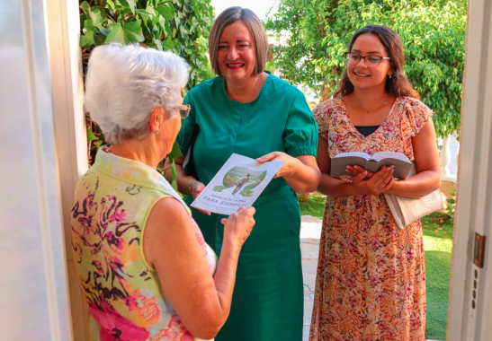 Els 218 testimonis de Jehová de Vila-real reprenen la predicació casa a casa