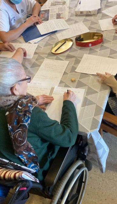 La Residència Verge de Gràcia inicia un projecte de cartes amb la Fundació Amigó