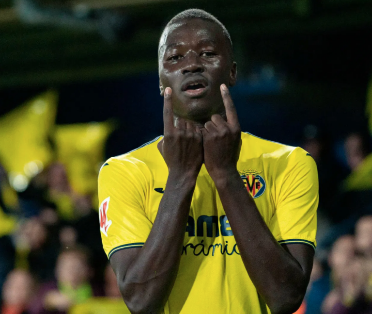 Coneix a Gueye i Buchanan a la botiga de telèfons de Vila-real: una cita ineludible per als aficionats del Submarí Groc