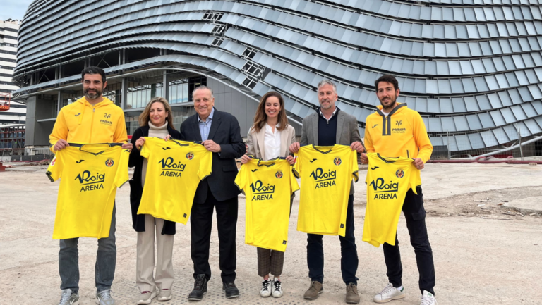 El Villarreal CF estrena aliat: el Roig Arena lluirà al pit groguet