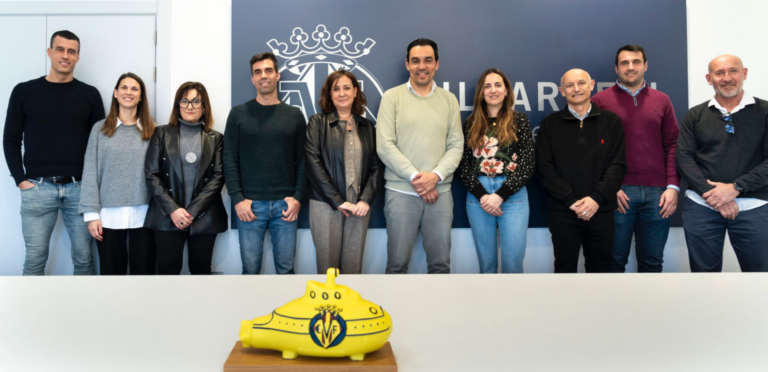El Villarreal CF i l'IES Miralcamp continuen creixent junts per una formació completa