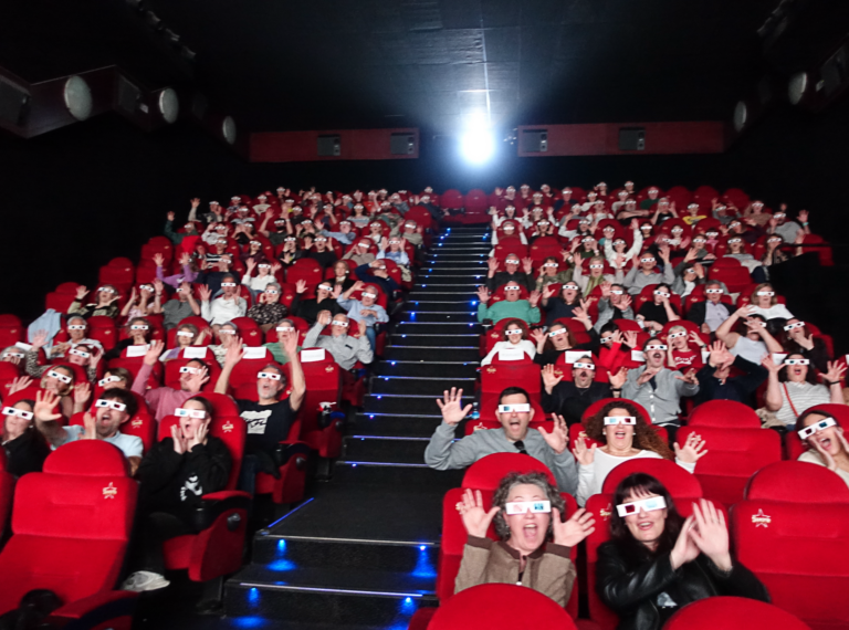 Èxit rotund de ‘Cromaescope’ als Cines Sucre de Vila-real: una oda còmica al cinema de sèrie B
