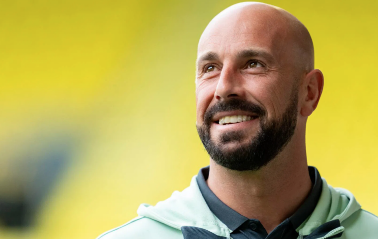 Pepe Reina torna a casa per entrenar el Juvenil A del Villarreal CF