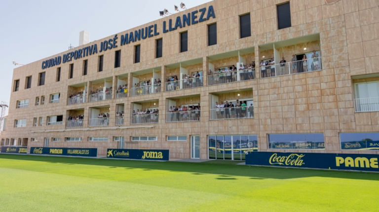 Emoció i retrobaments en el 25é aniversari de la residència del Villarreal CF